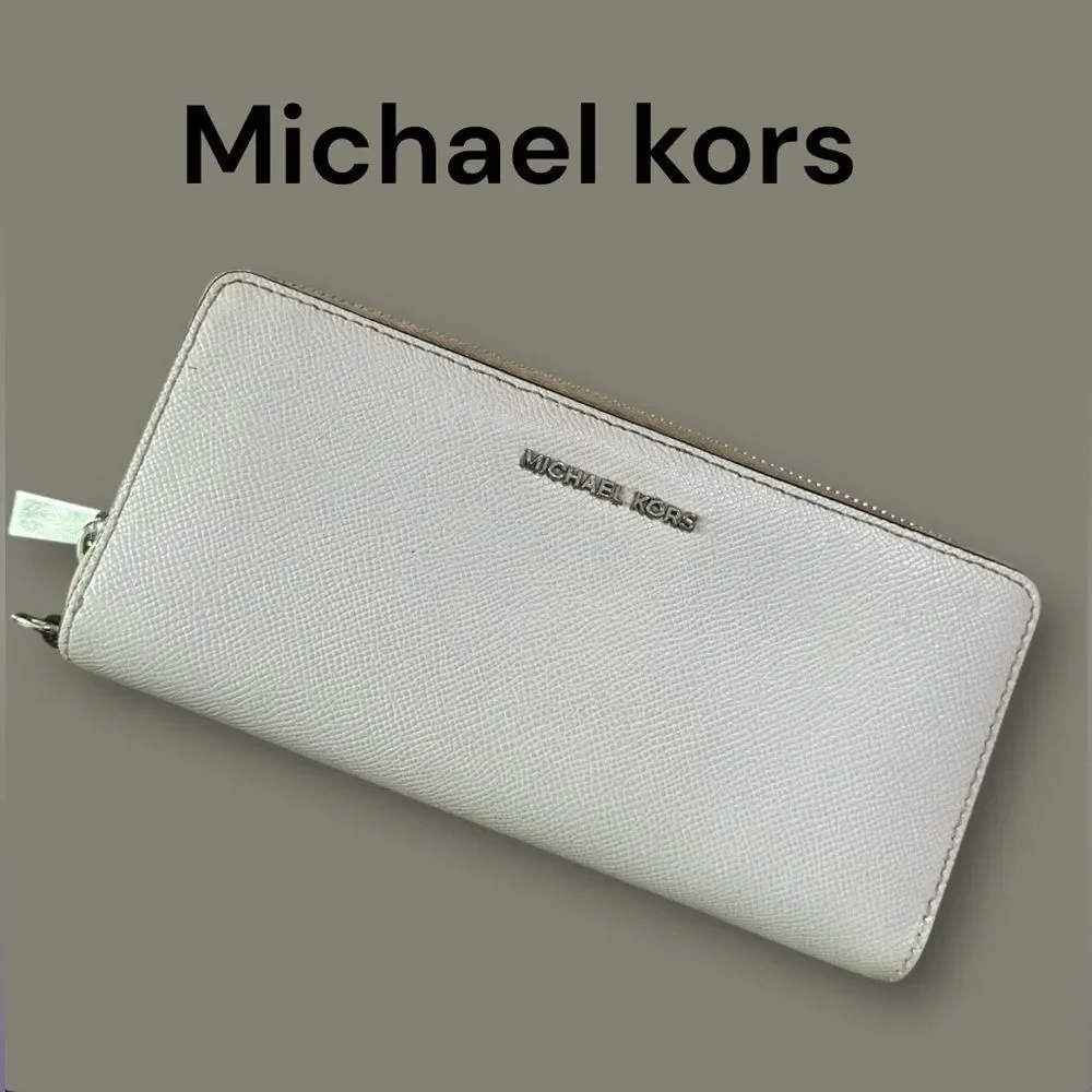 Michael Kors JET SET TRAVEL WALLET